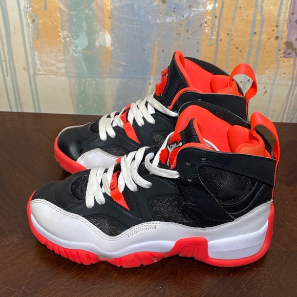 Nike Jordan Jumpman Two Trey (GS) Infrared Red Black White size 5Y